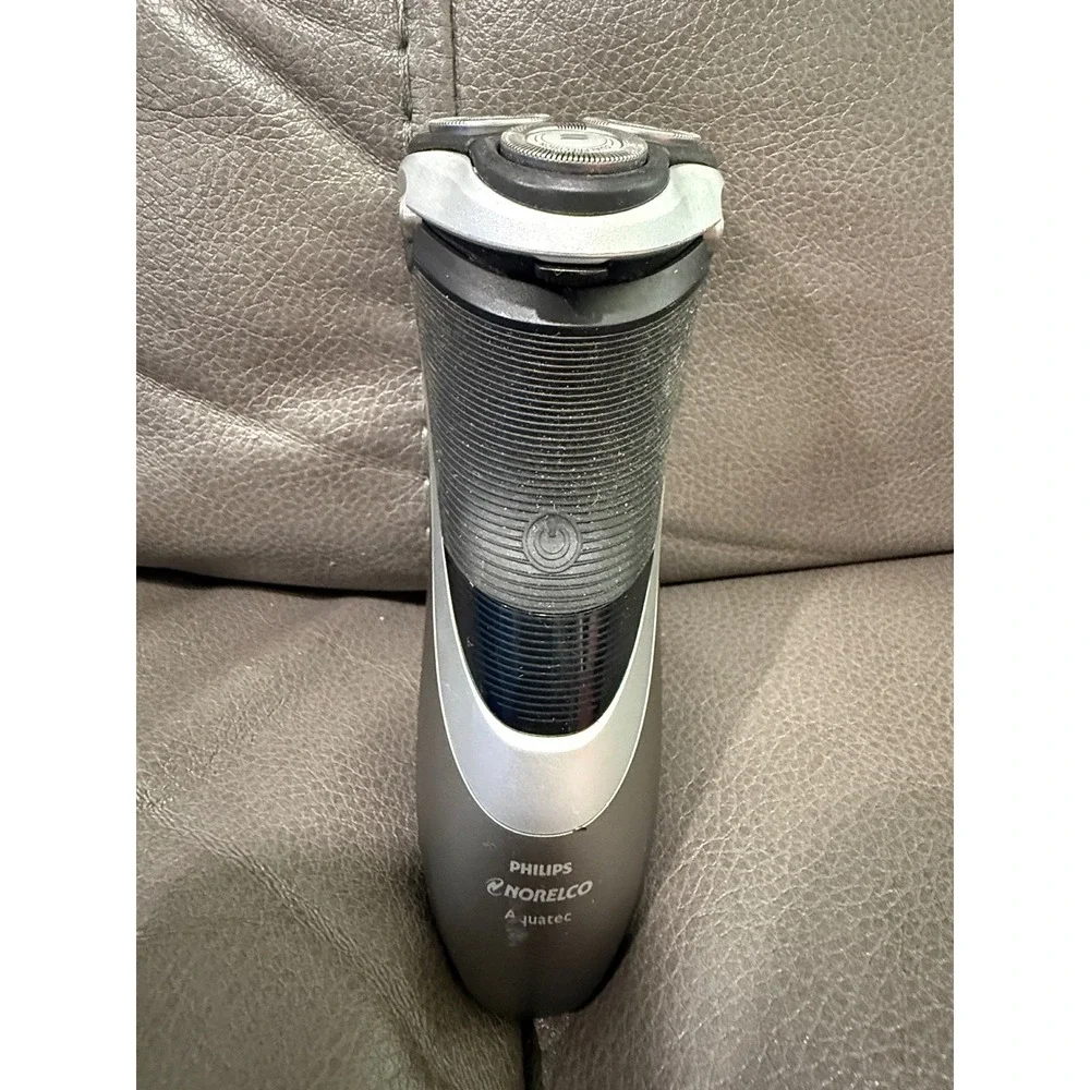 Philips Norelco Aquatec AT830 Electric Shaver Wet Dry Cordless Rotary Razor